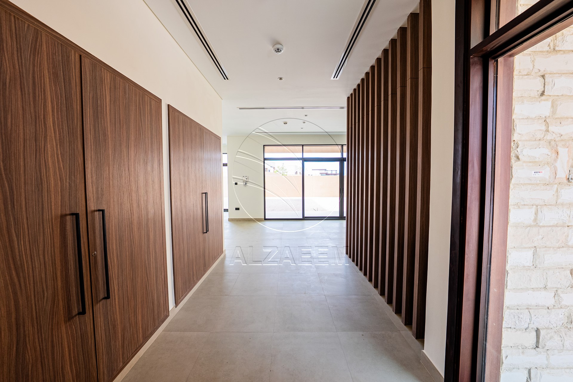 Single Row Villa | Huge Plot | Ready for Occupancy