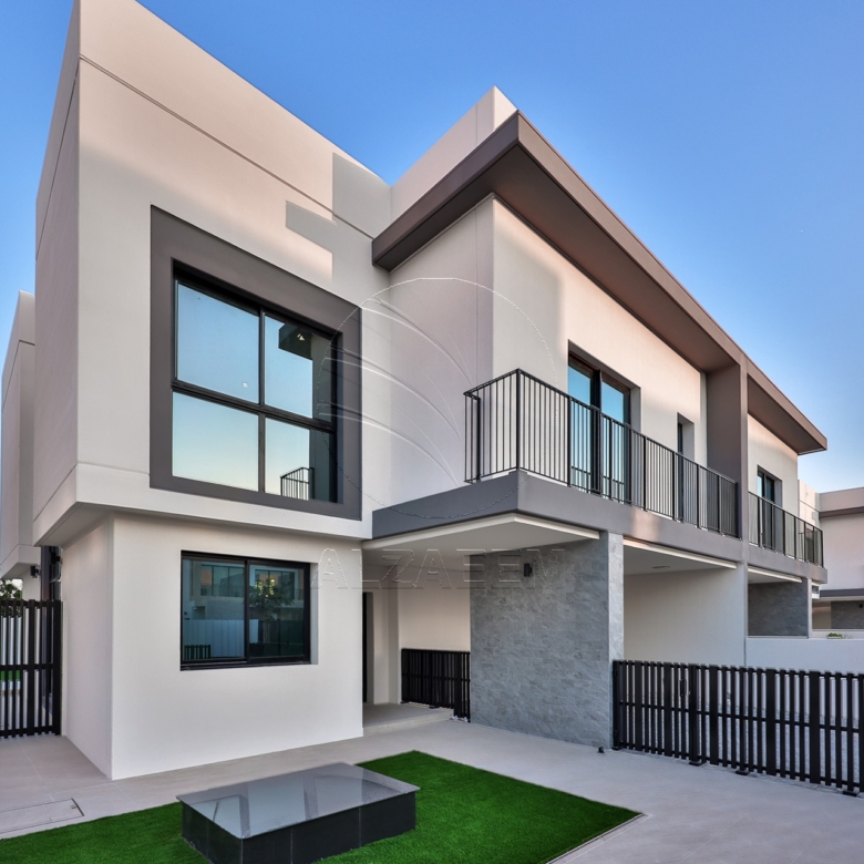 Stand Alone |Single Row -Corner | Golf Course View