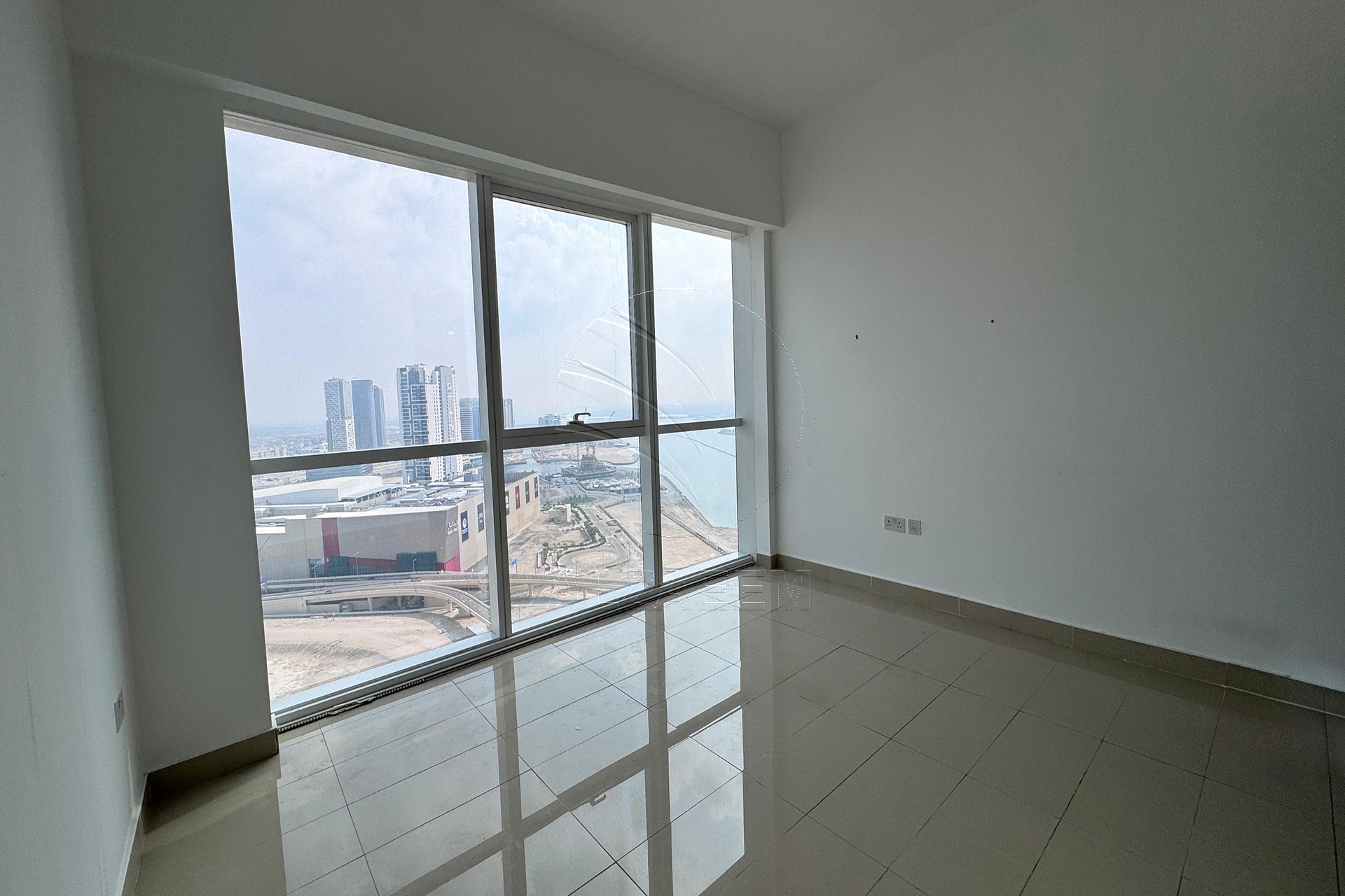 Furnished! 4BR Triplex TH-A | Pool View