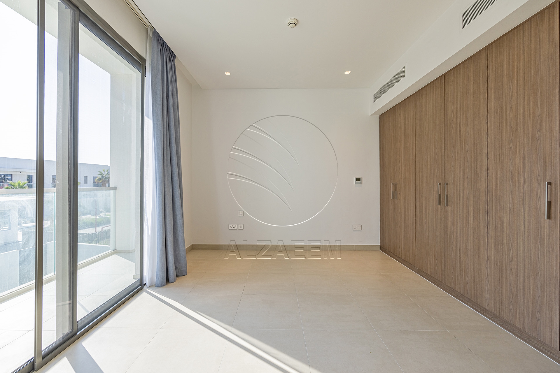 Huge Corner Unit | VACANT | Steps from the Park