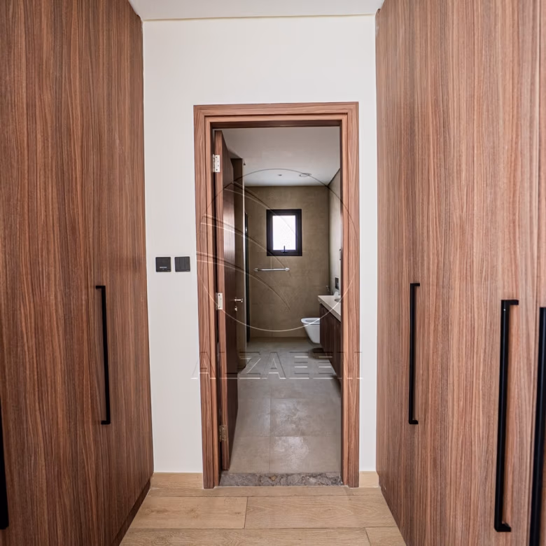 Single Row Villa | Huge Plot | Ready for Occupancy
