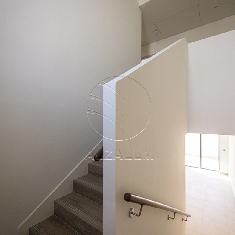 VACANT 3BR TH | Prime Location | FURNISHED!