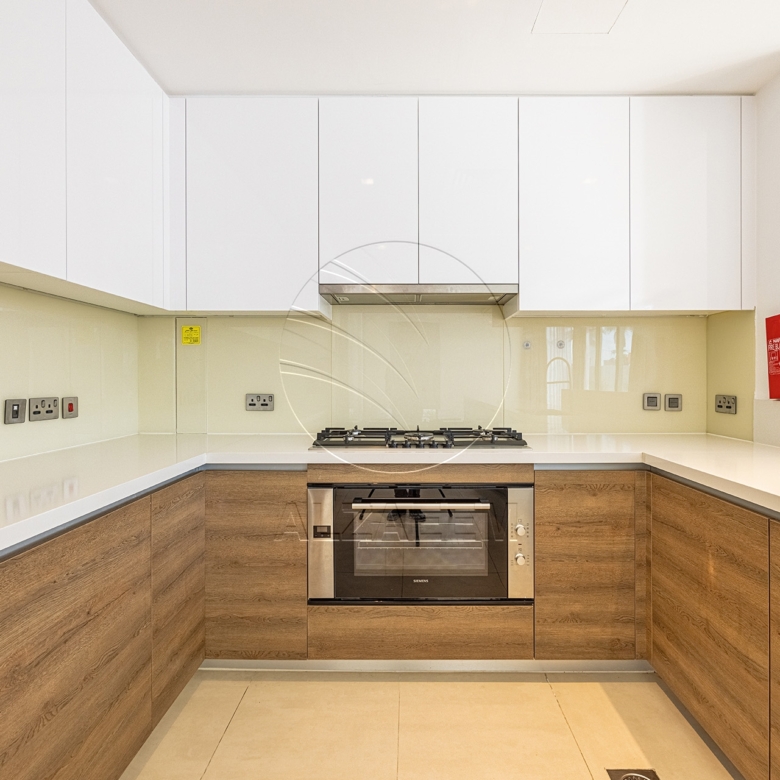 Huge Corner Unit | VACANT | Steps from the Park