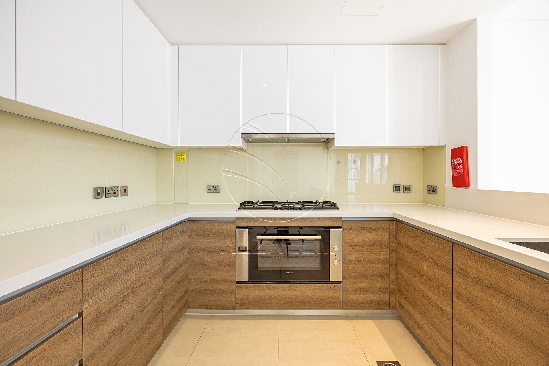 Huge Corner Unit | VACANT | Steps from the Park