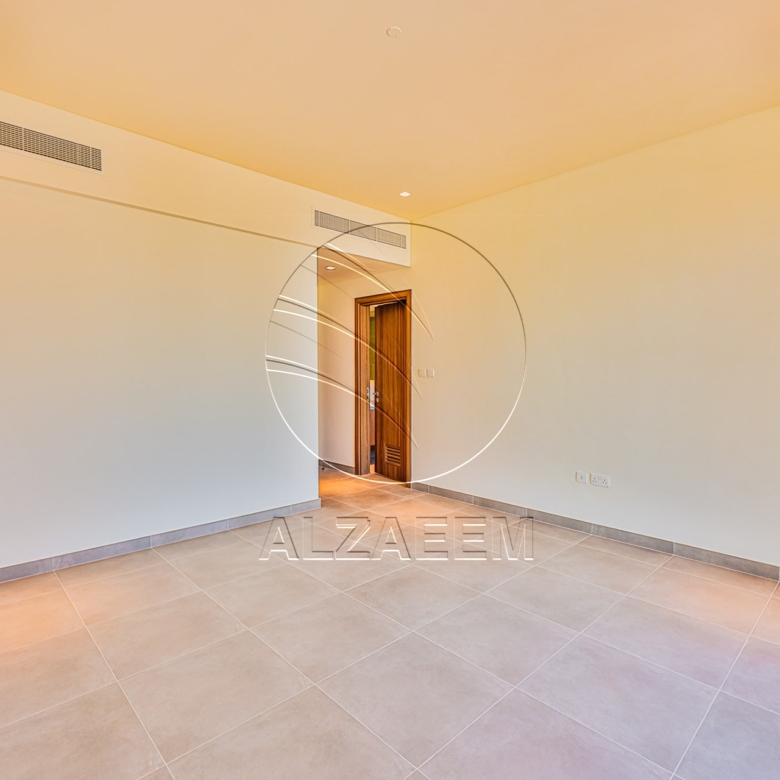 HOT! Single Row – Mid Unit | VACANT