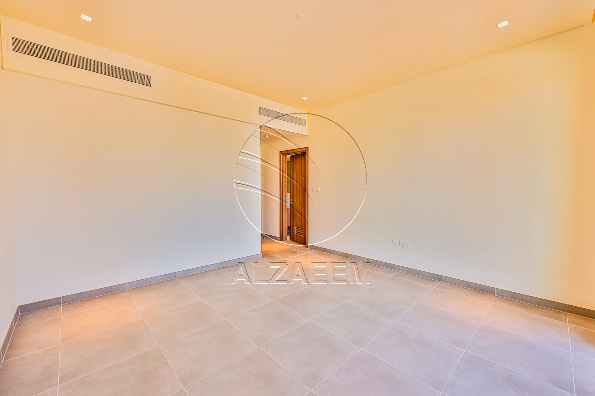 √ HOT! Single Row – Mid Unit | VACANT √