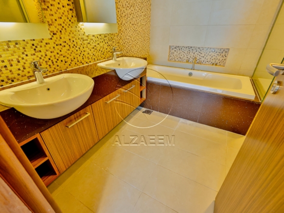 √ Luxurious Sea View Simplex Townhouse | VACANT √