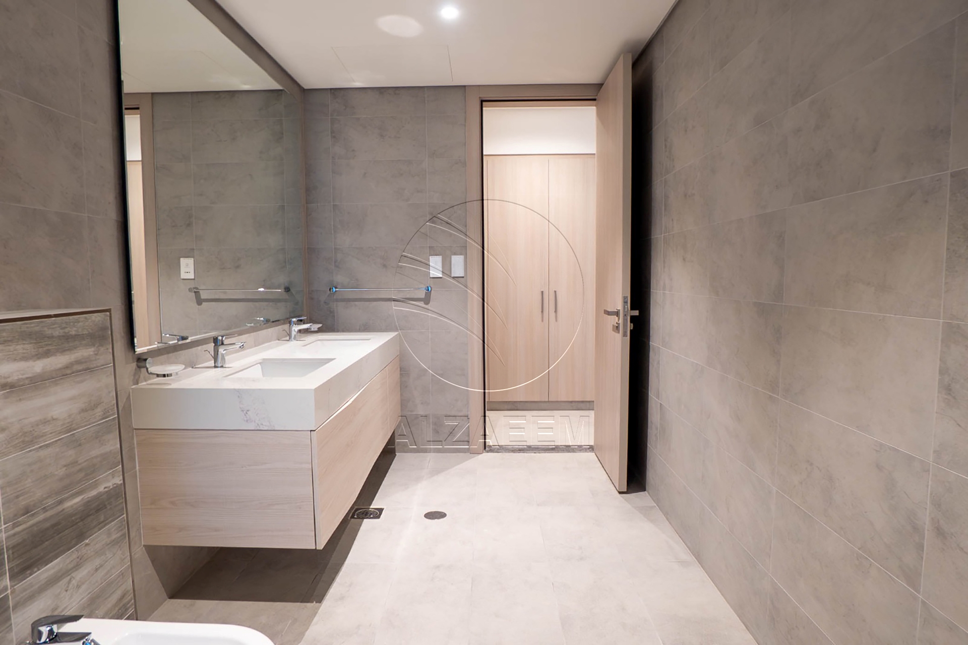 High Quality Upgraded Villa | Single Row | VACANT