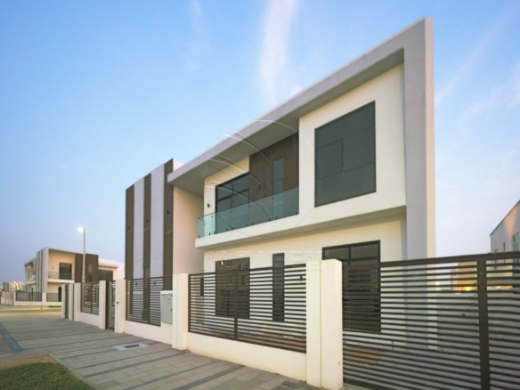 Corner | High-Quality Finishing| High Ceiling