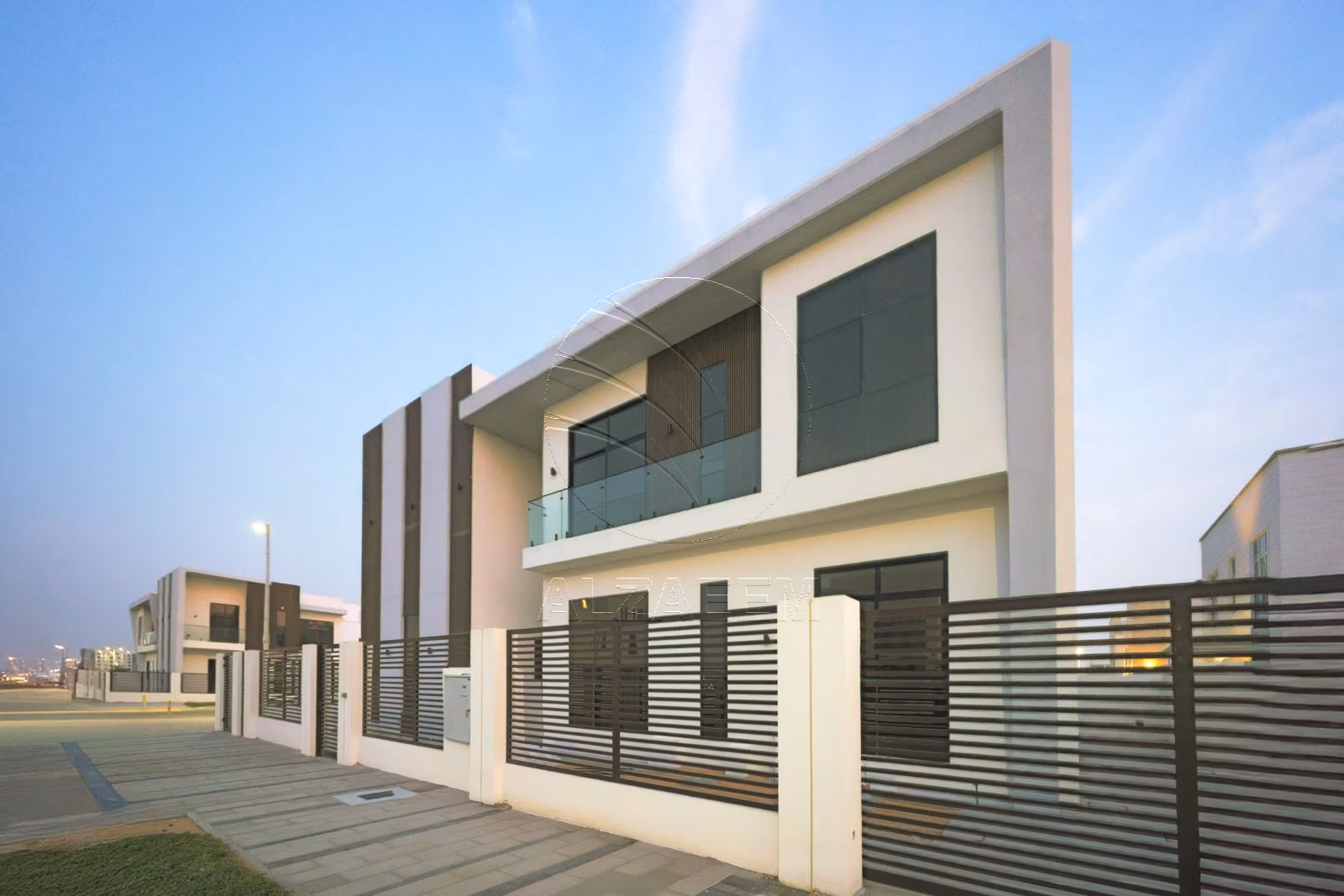 Corner | High Quality Finishing| High Ceiling