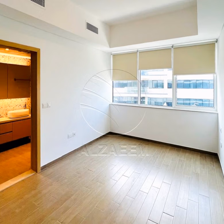 VACANT | High Floor | Partial Sea and Golf view