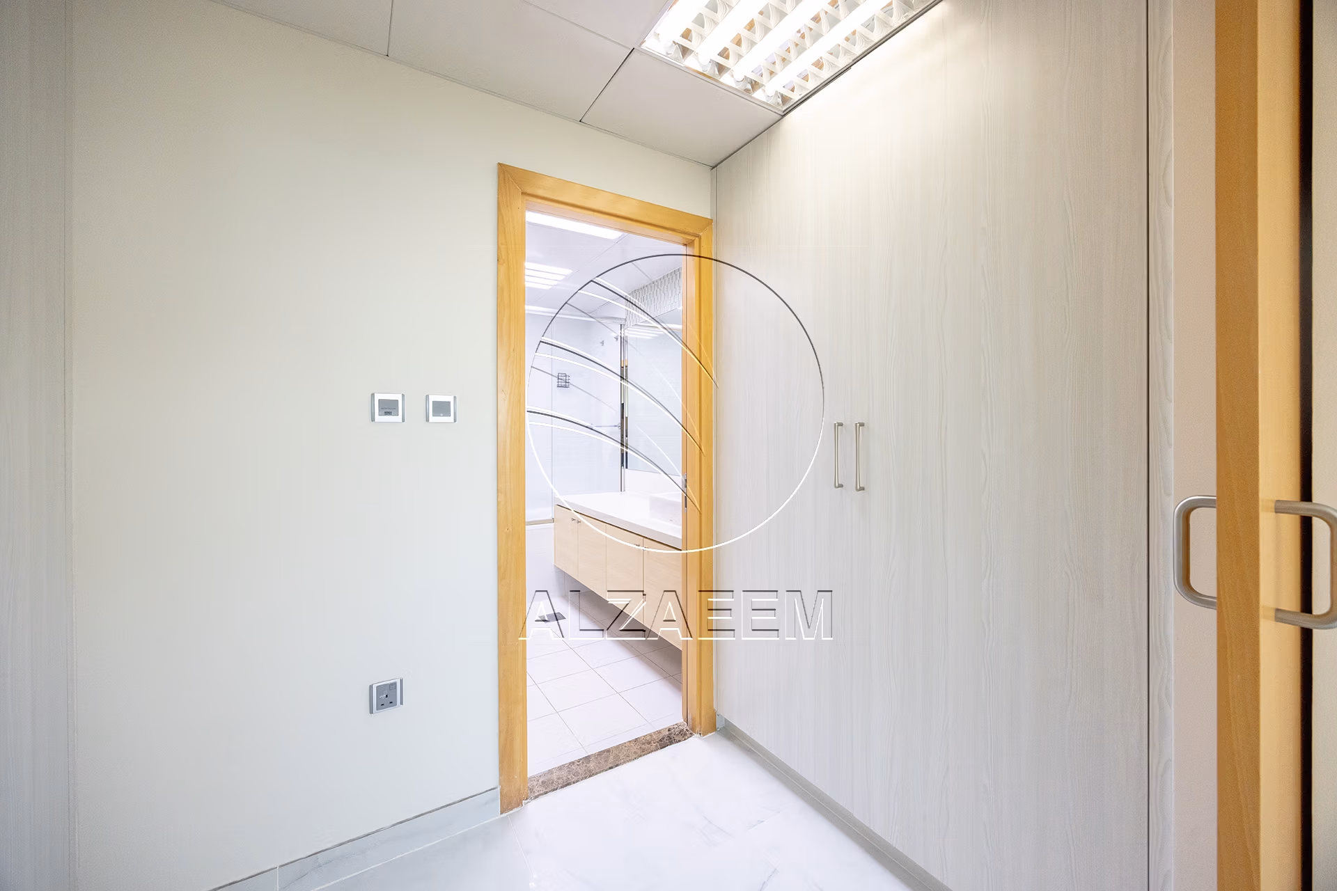 Vacant | Fully renovated unit | Sea View