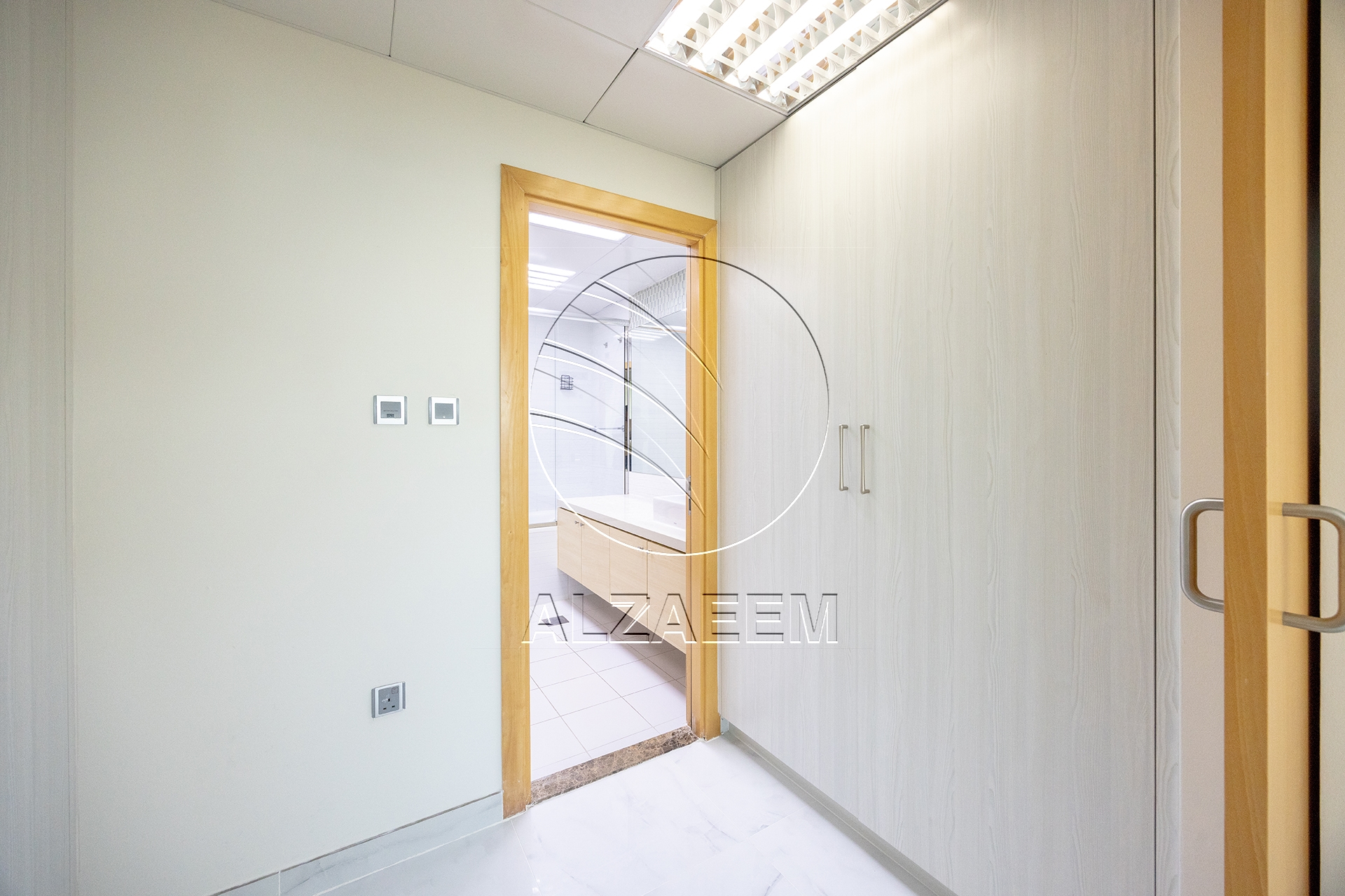 Vacant | Fully renovated unit | Sea View
