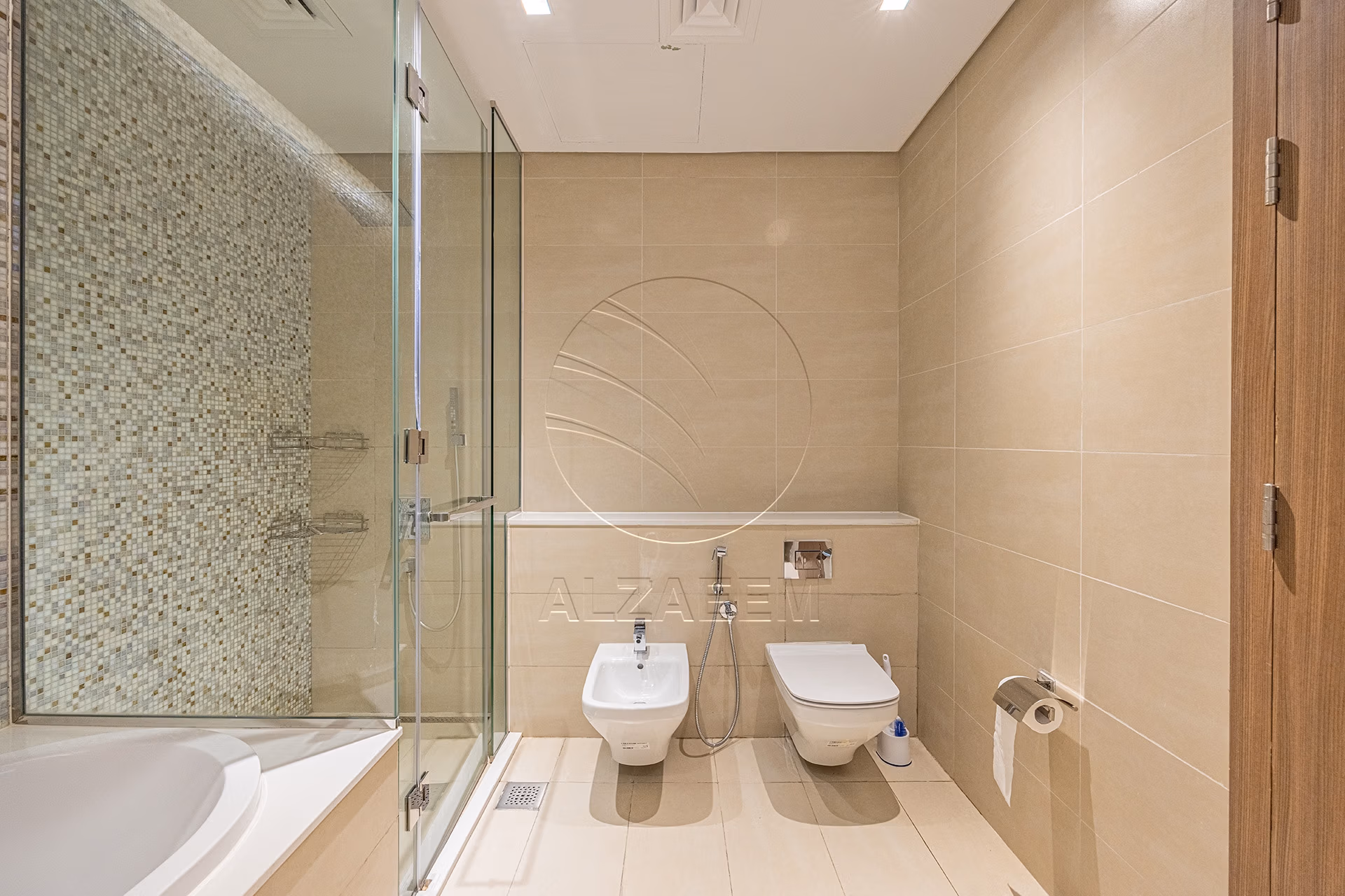 √Huge Corner Unit | VACANT | Steps from the Park√
