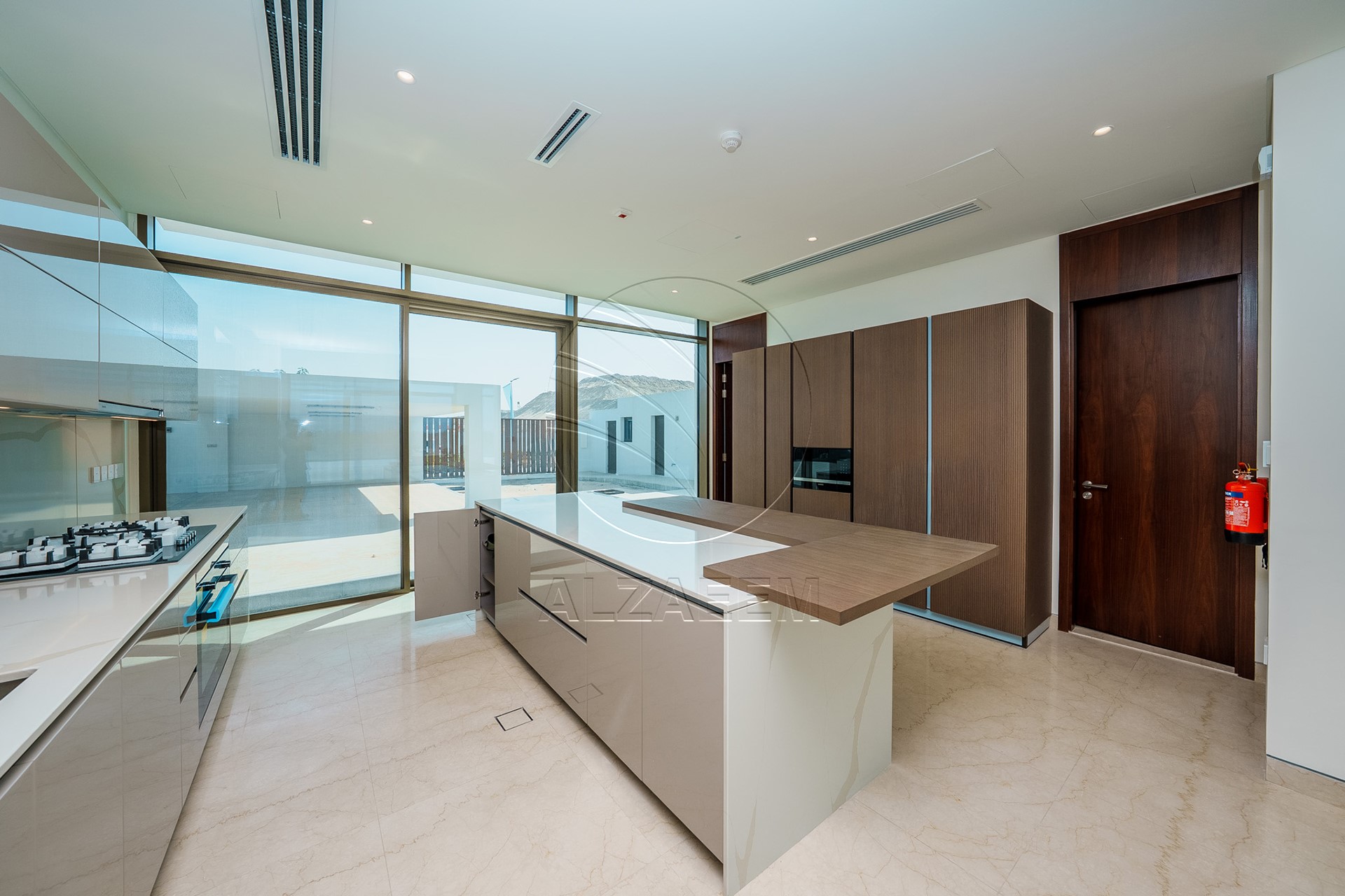 √Seafront VIP Villa | Single Row Corner Big Plot√