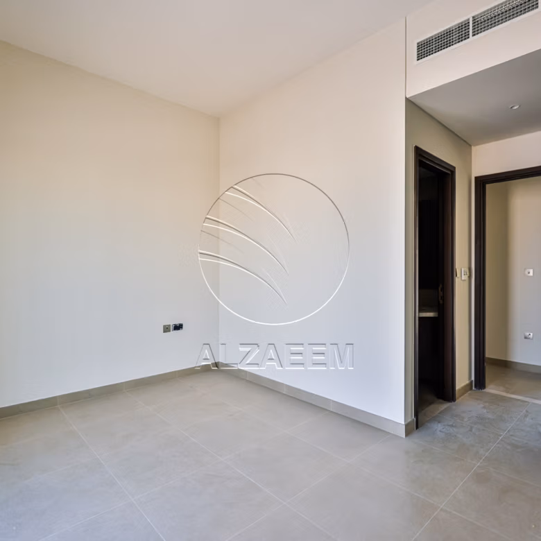 √CASARES | Single Row -CORNER | Prime Location√