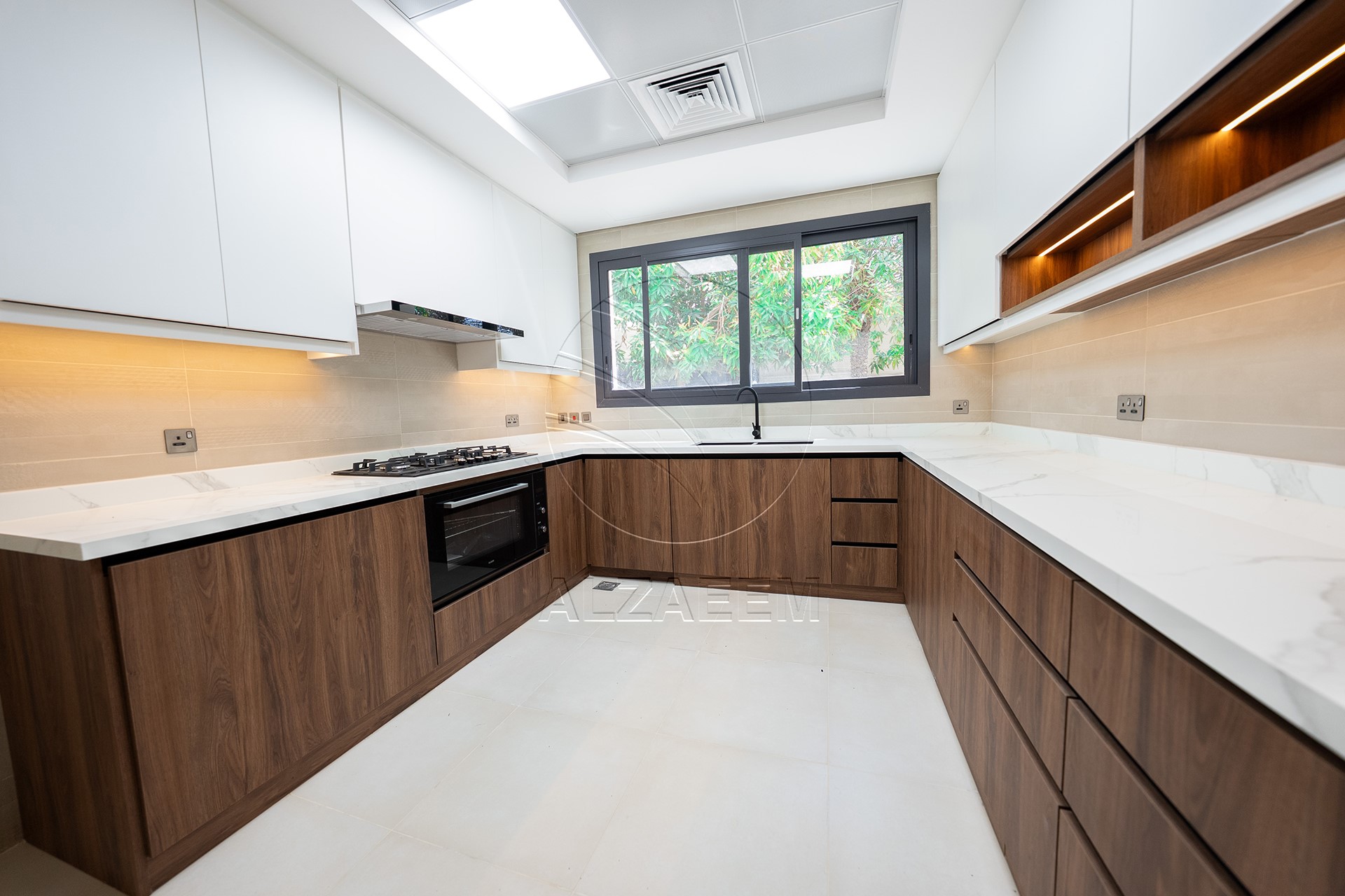 √Corner Unit | 5BR Villa with Pod | 2 Majlis√