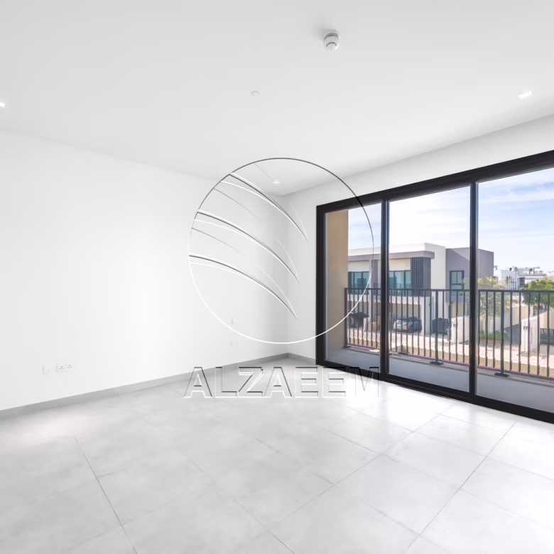 √Corner Unit | Double Row | Move-in Ready√