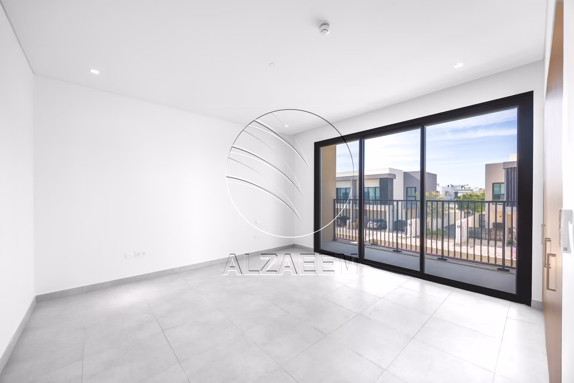 √Corner Unit | Double Row | Move-in Ready√