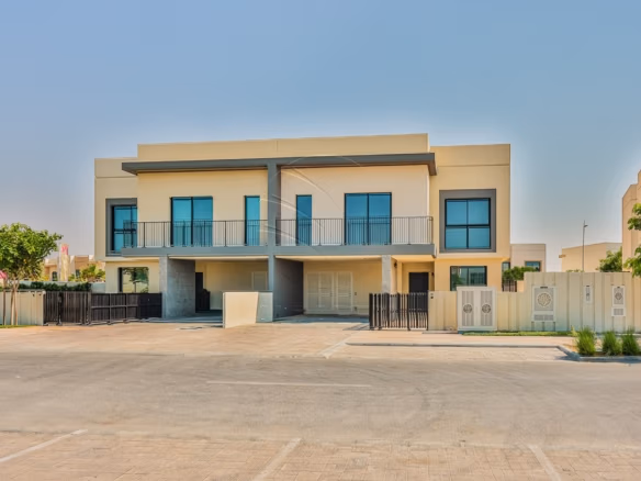 Single Row Semi Corner | Vacant | Near the Gate