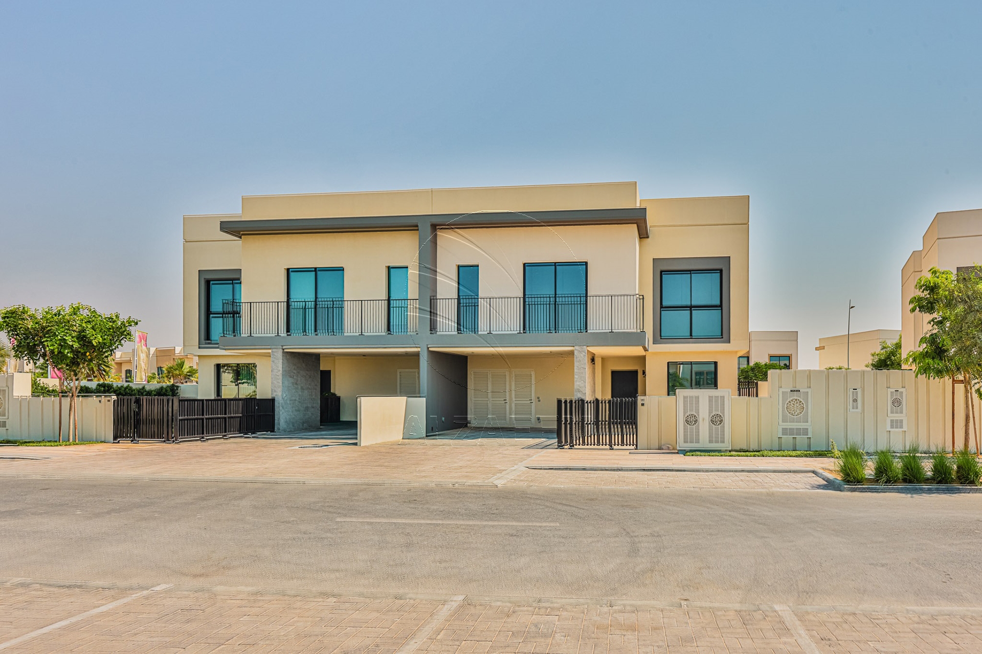 √Single Row Semi Corner | Vacant | Near the Gate√
