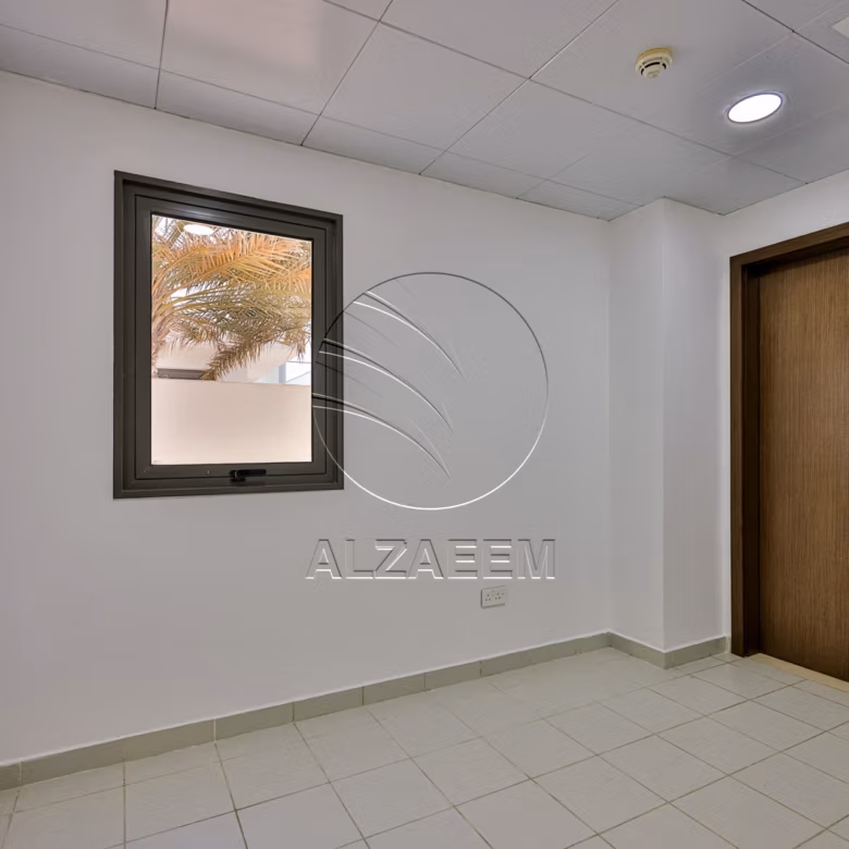 Golf Course View Villa + 1047Sqm Landscaped Plot
