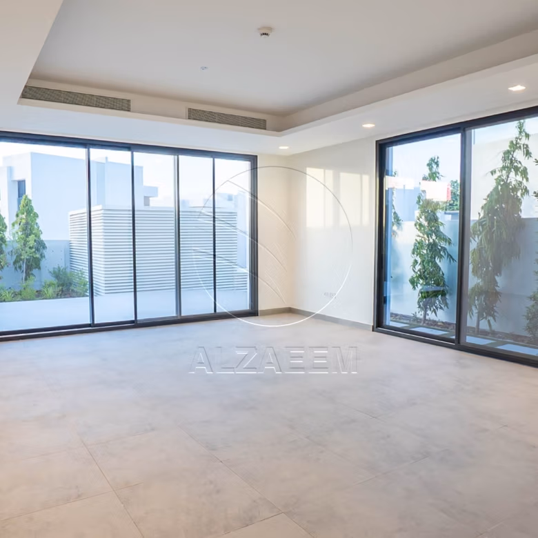High Quality Upgraded Villa | Single Row | VACANT
