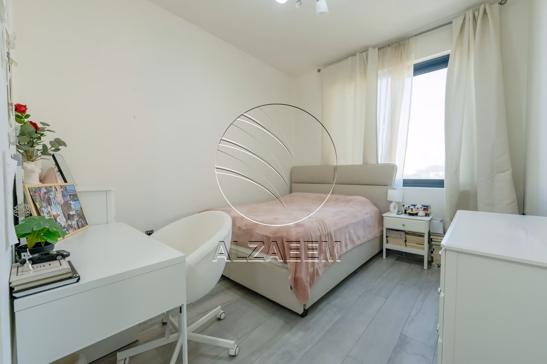 VACANT! Corner | Single Row | Fully Furnished