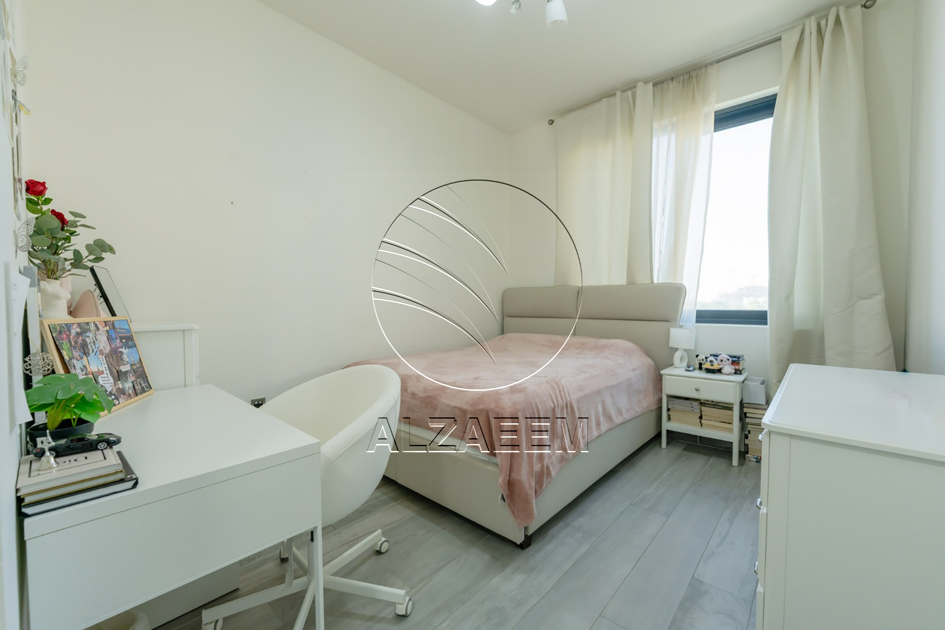 VACANT! Corner | Single Row | Fully Furnished