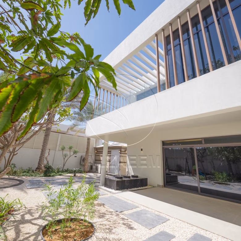 √Corner Unit | 5BR Villa with Pod | 2 Majlis√