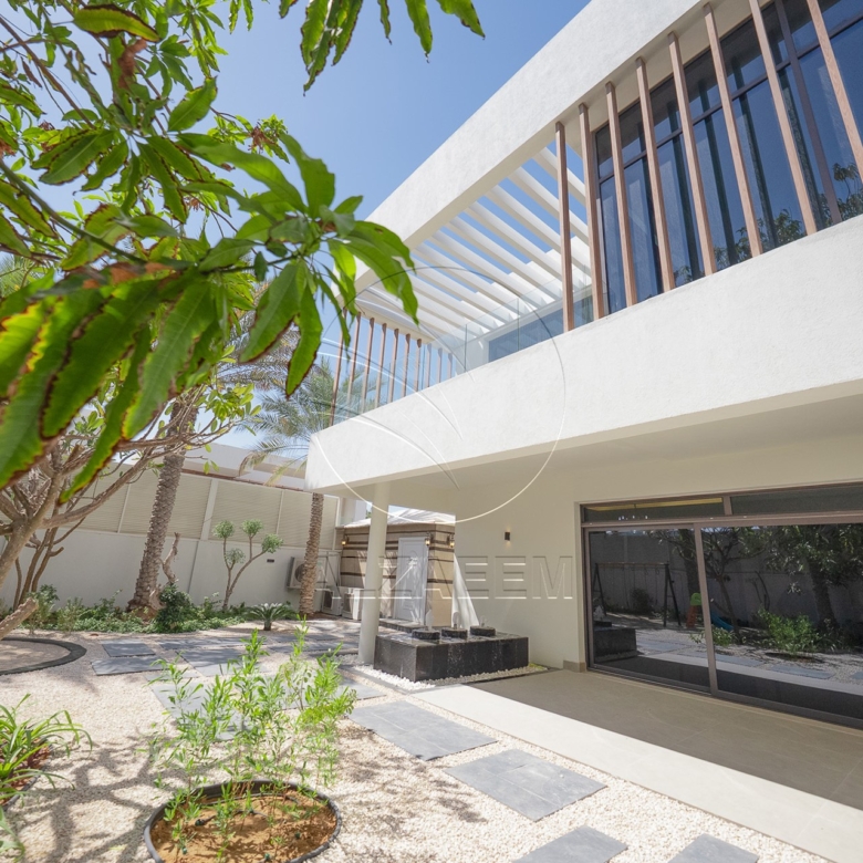 √Corner Unit | 5BR Villa with Pod | 2 Majlis√