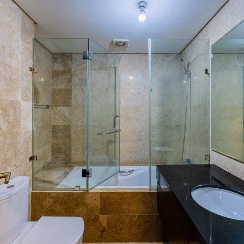 √High Floor | Balcony | Pool and Partial Sea View√
