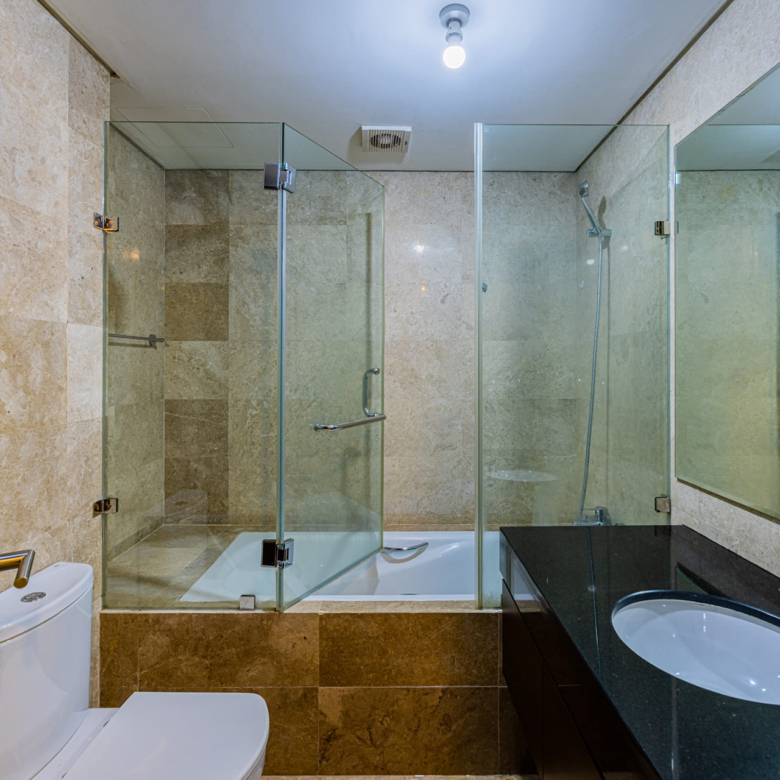 √High Floor | Balcony | Pool and Partial Sea View√