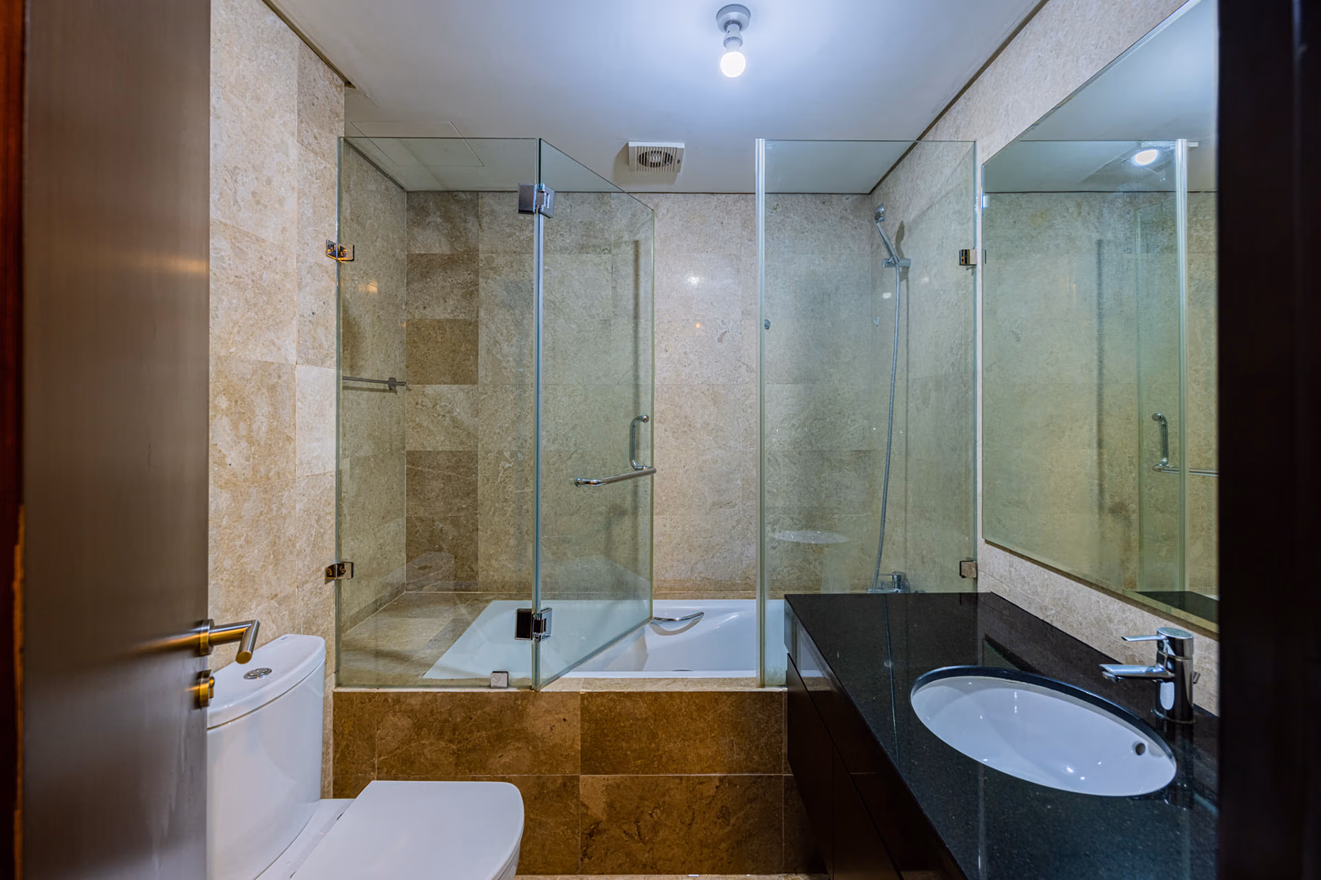 √High Floor | Balcony | Pool and Partial Sea View√
