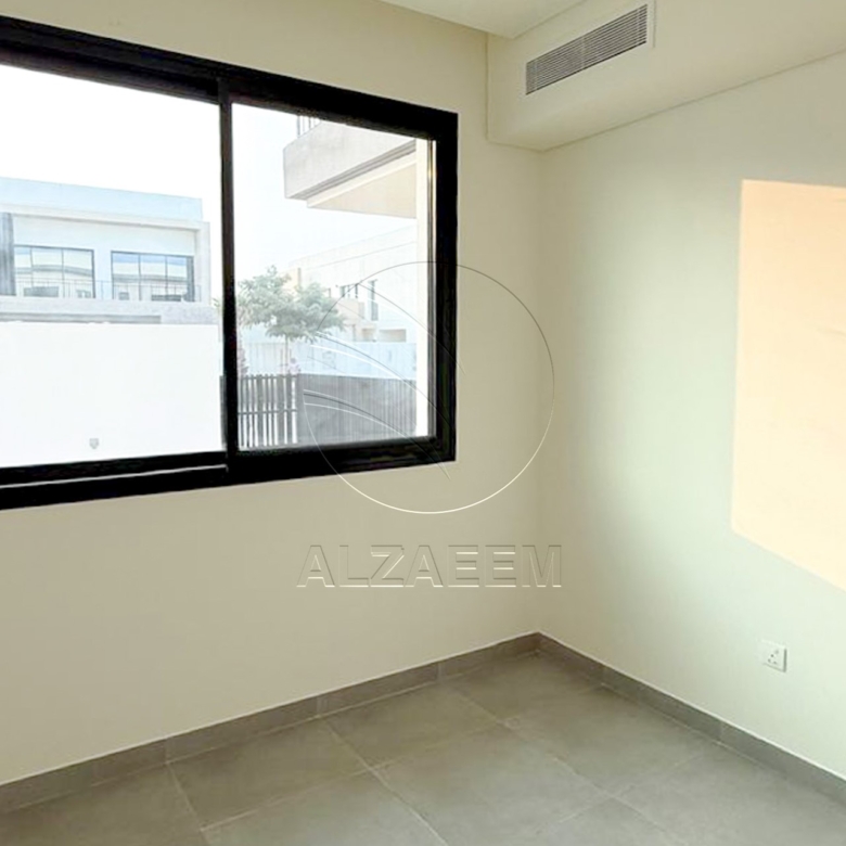 Single Row | Duplex 4BR Villa 4XS | Corner Unit