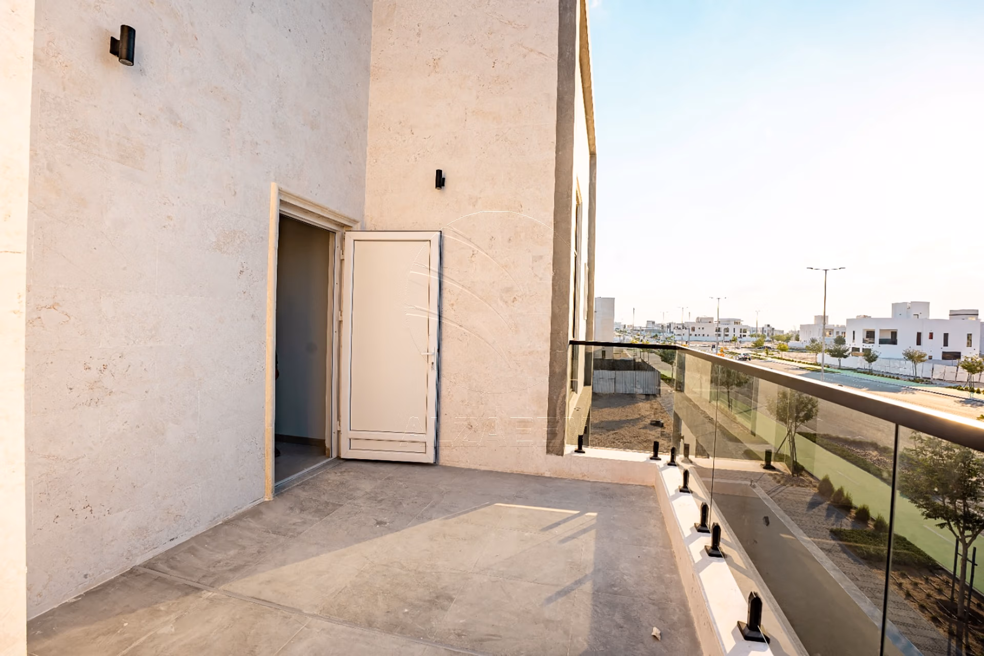 √Single Row l Landscaped l 2Y Maintenance free√