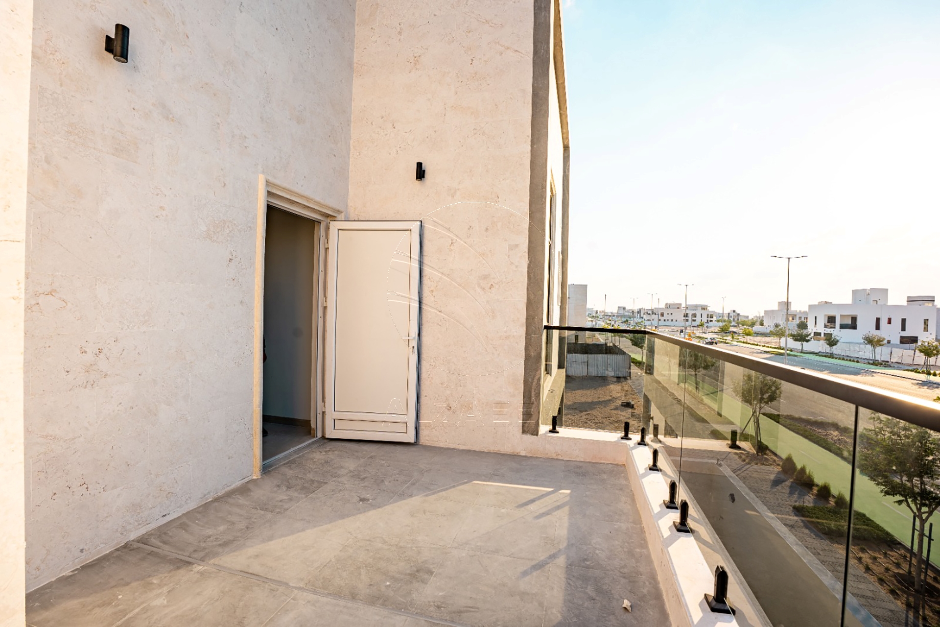 √Single Row l Landscaped l 2Y Maintenance free√