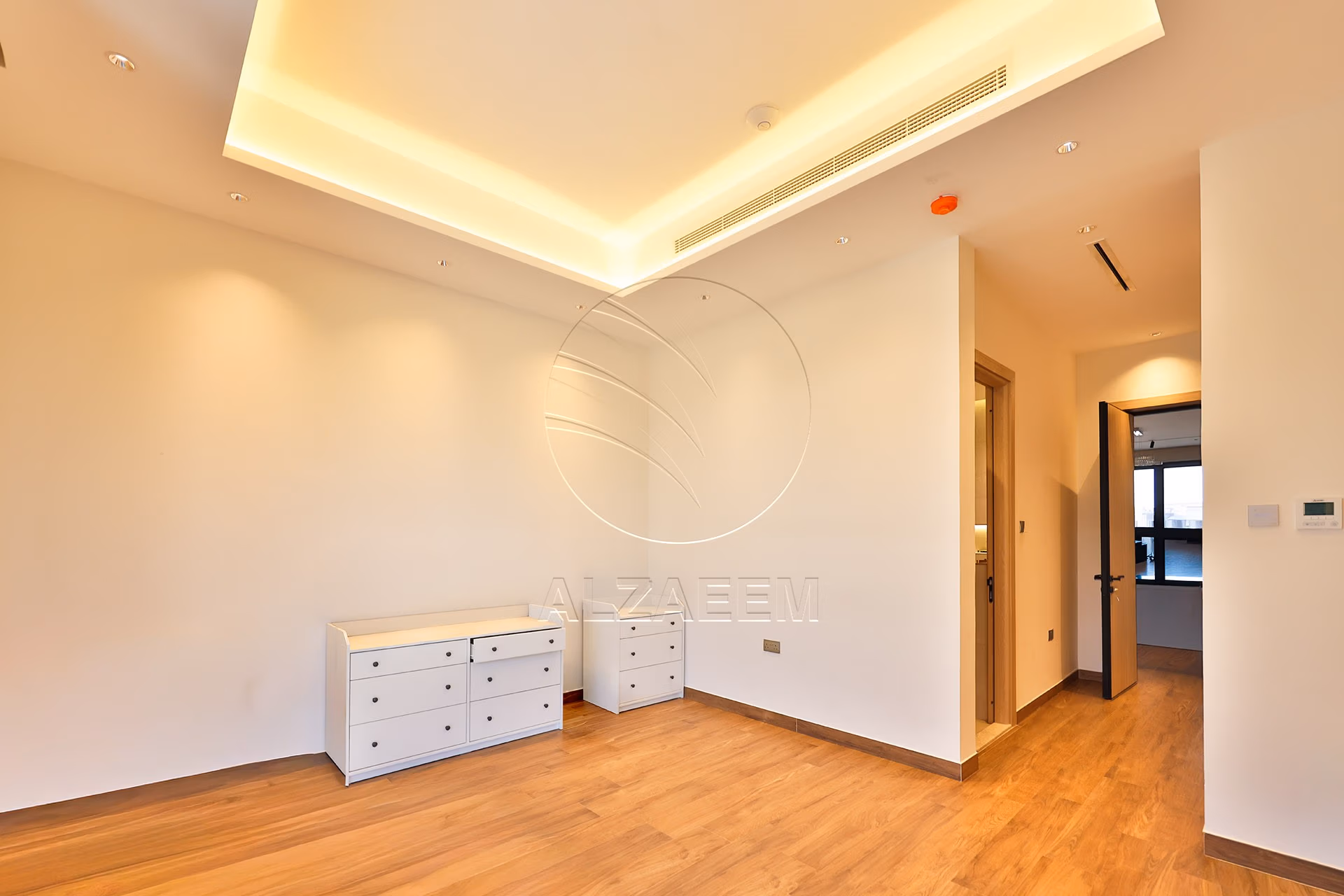 √ Single Row End | High Ceiling | Luxury Living √