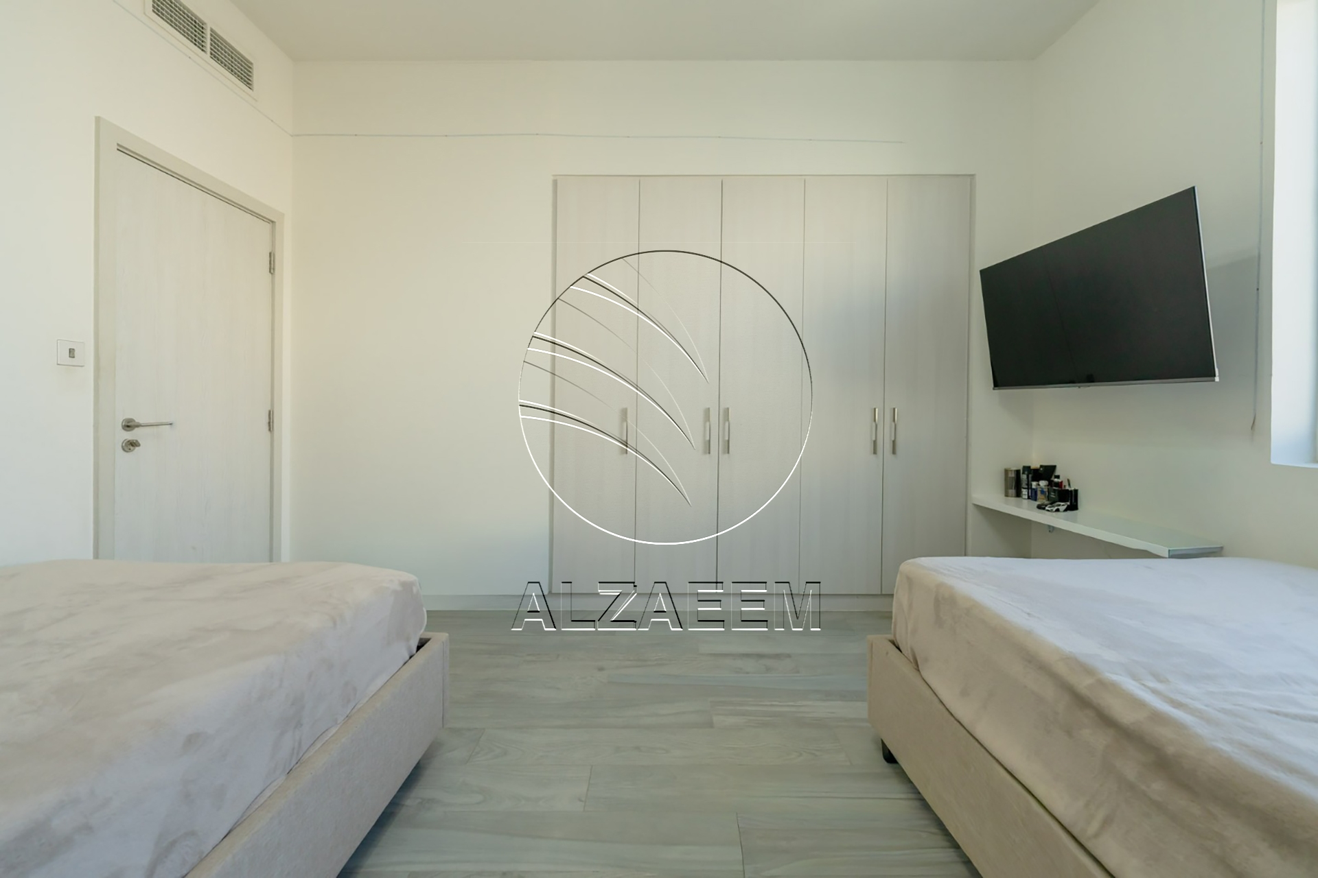 VACANT! Corner | Single Row | Fully Furnished