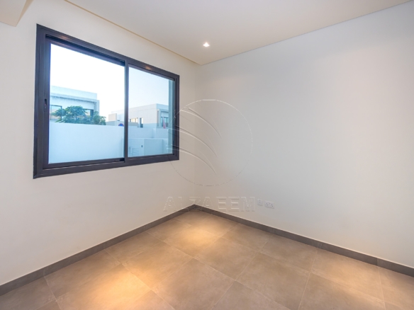 Stand Alone |Single Row -Corner | Golf Course View