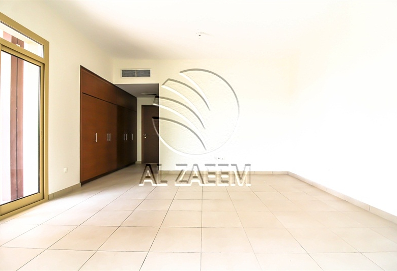 VACANT! Spacious Layout | Double row middle