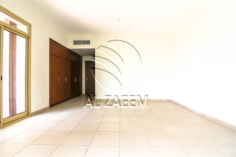 VACANT! Spacious Layout | Double row middle