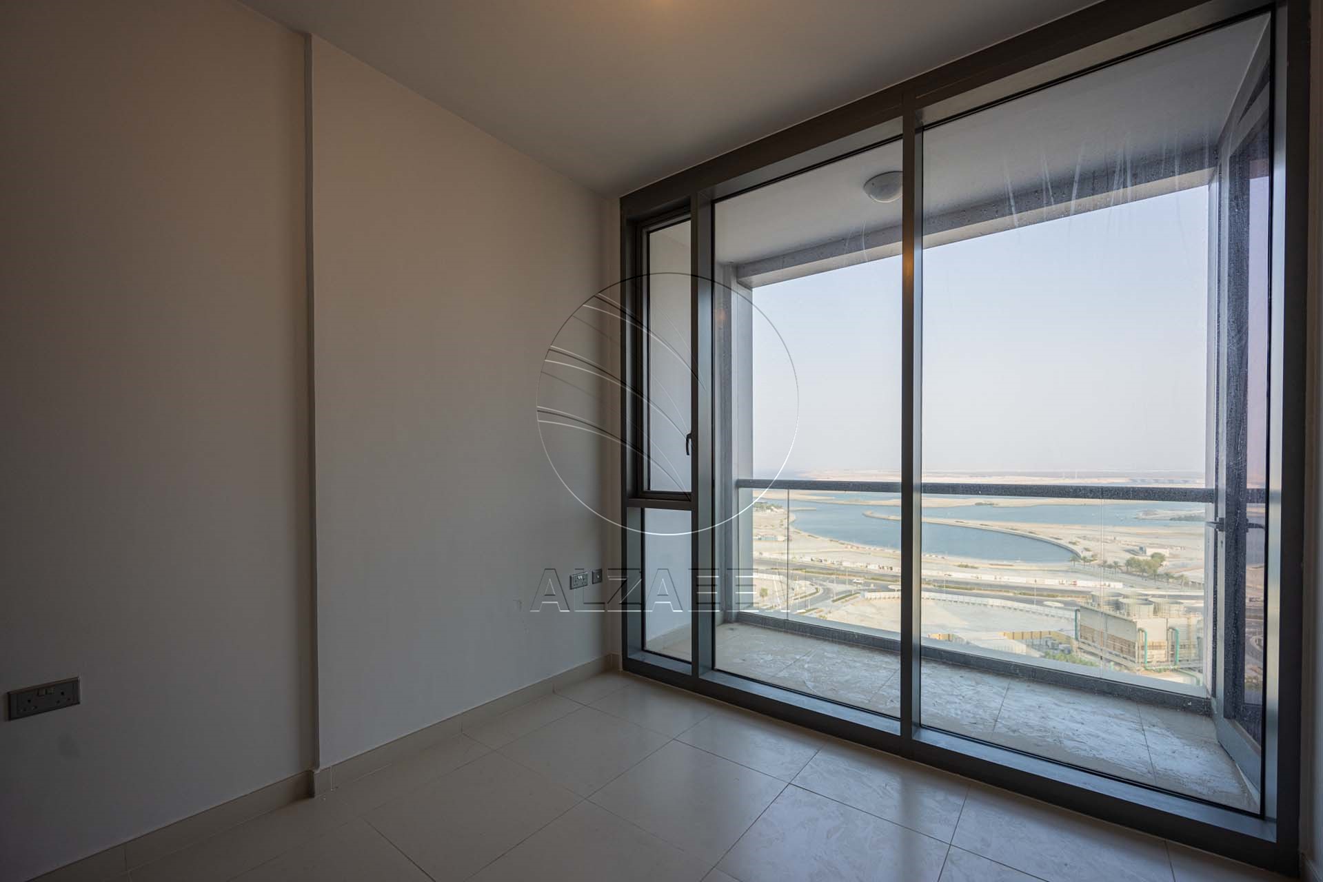 √ VACANT | Partial Sea View | Spacious Layout √