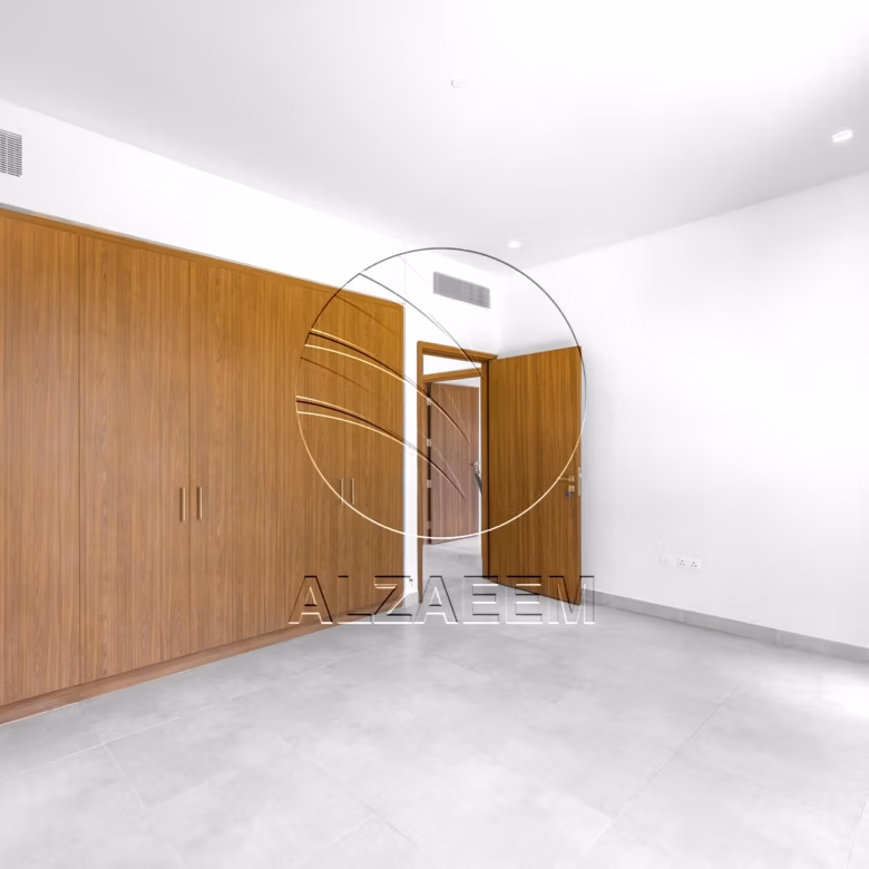 √Corner Unit | Double Row | Move-in Ready√