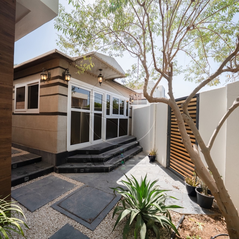 √Corner Unit | 5BR Villa with Pod | 2 Majlis√