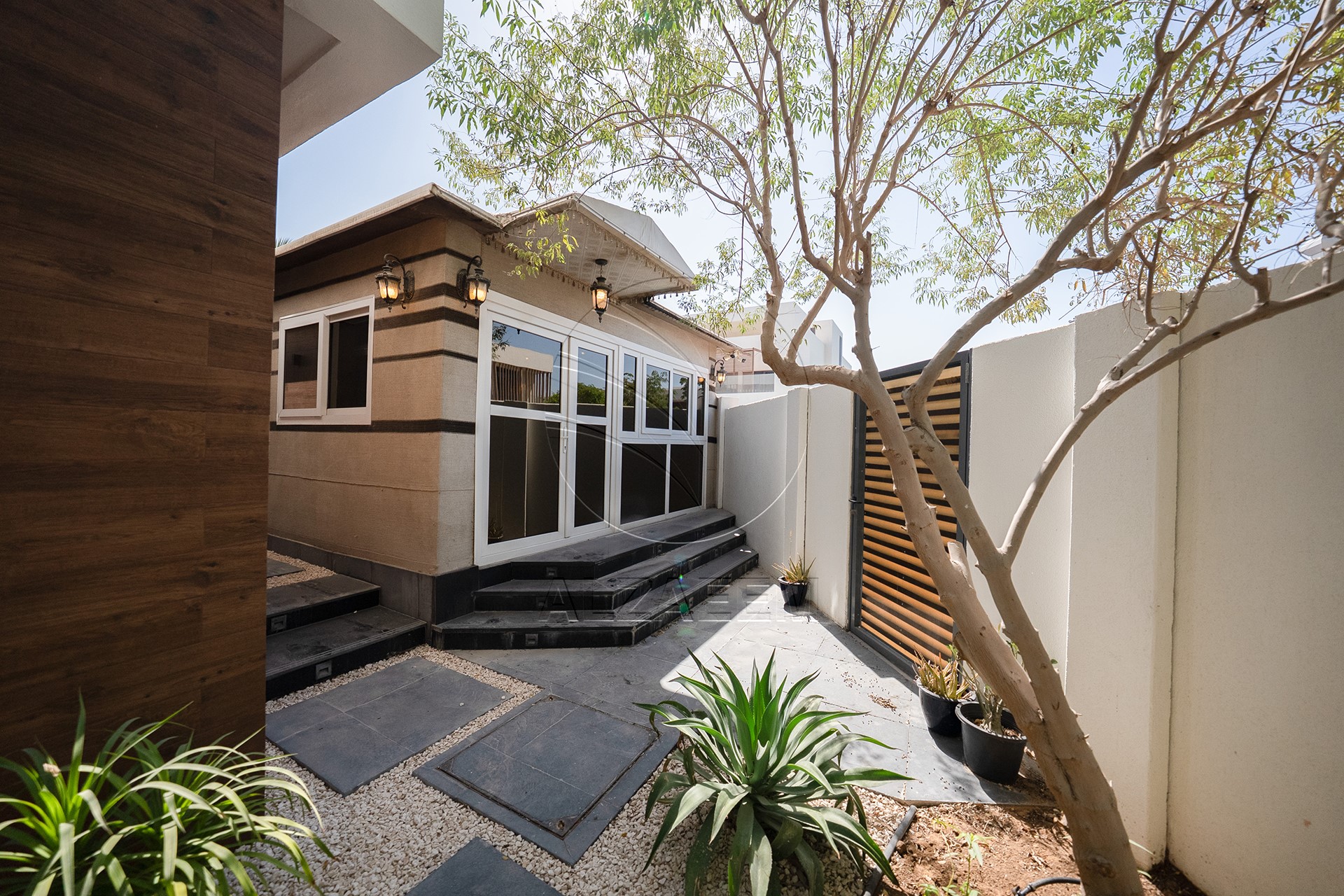 √Corner Unit | 5BR Villa with Pod | 2 Majlis√