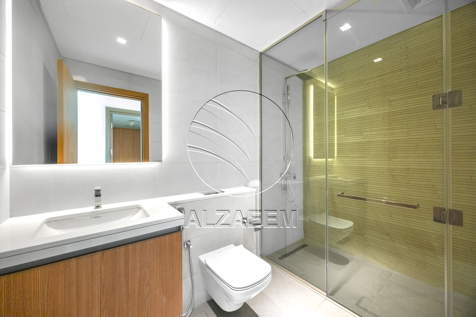 √Corner Unit | Double Row | Move-in Ready√