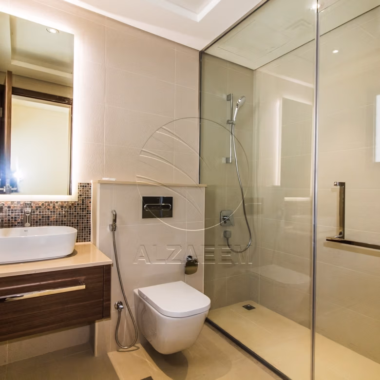 VACANT! 5BR+Maid | Mid Unit-Double Row