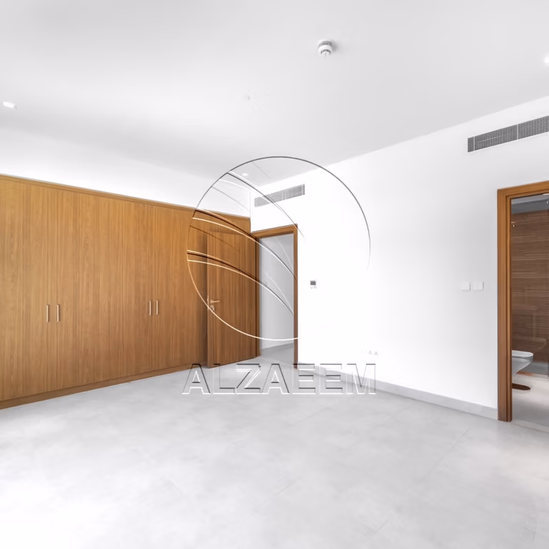 √Corner Unit | Double Row | Move-in Ready√