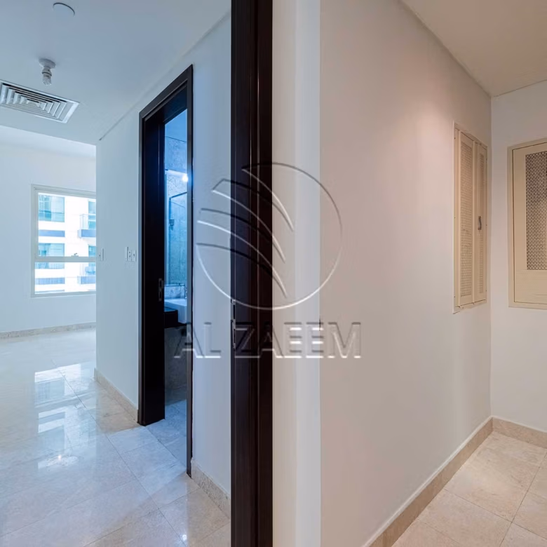 √ High Level | Vacant | Sea and Skyline Views √